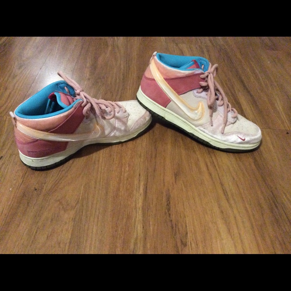 Nike Dunk Mid Social Status Strawberry milk. Size 11.5 used No box